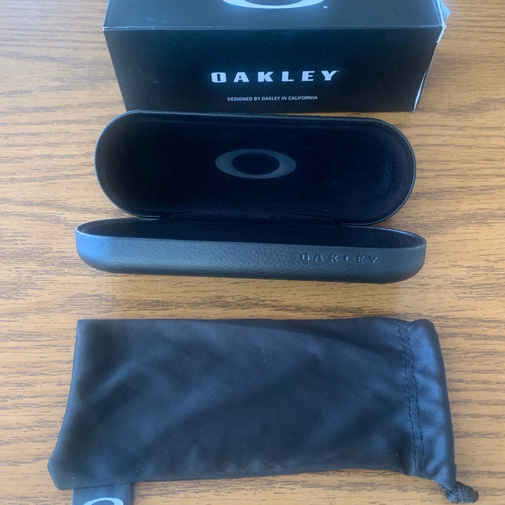 NIB Oakley Glasses Hard Case